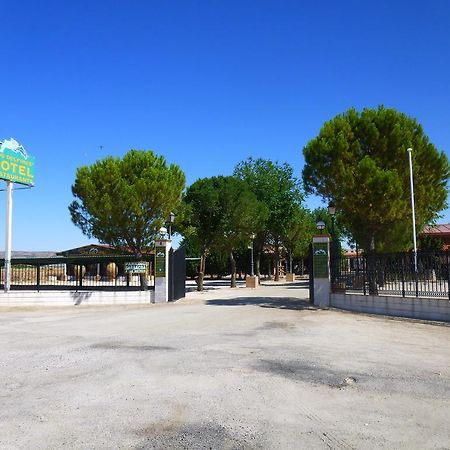 Alojamiento Rural Los Delfines Valdepenas Bagian luar foto