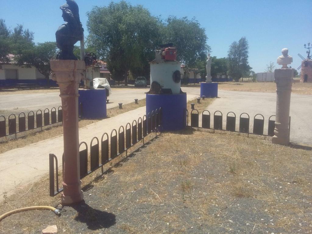 Alojamiento Rural Los Delfines Valdepenas Bagian luar foto